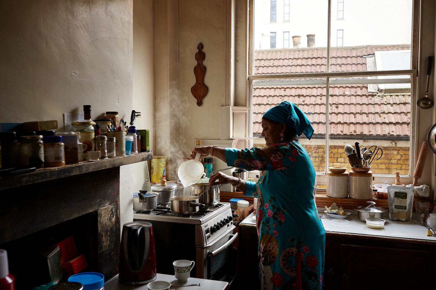 A Modest Living : Memoirs of a Cockney Sikh