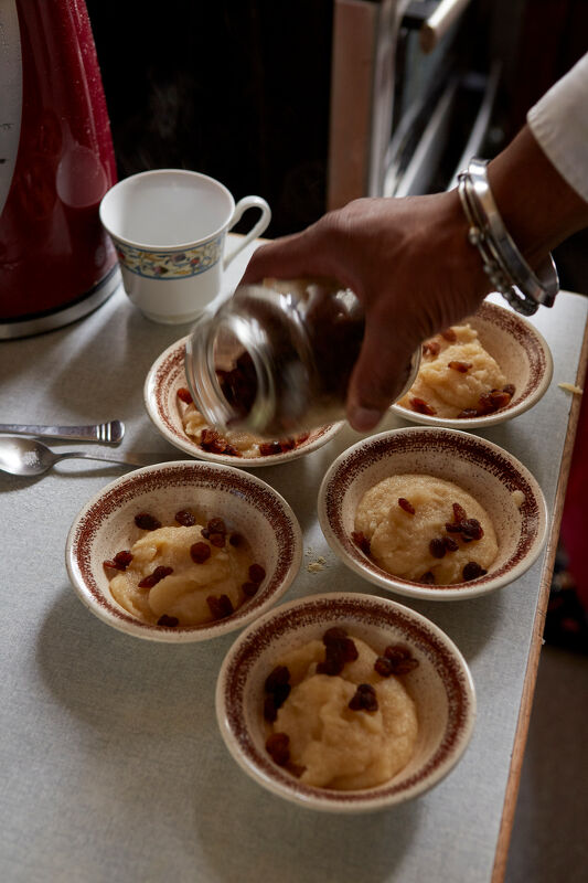 A Modest Living : Memoirs of a Cockney Sikh