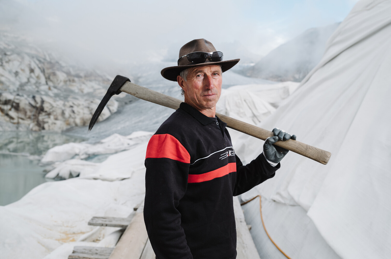  National Geographic, “Saving Glaciers”