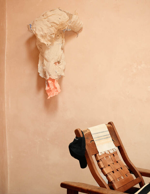 Lynda Benglis, Plus Magazine