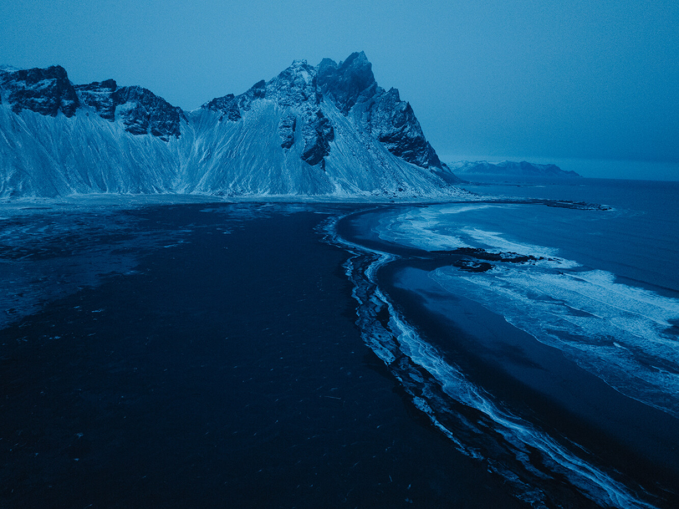 Leica, “In a Land of Extremes”