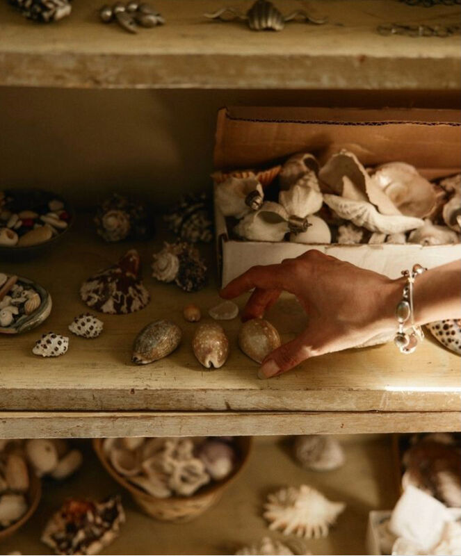 Alana Burns, Milk Decoration