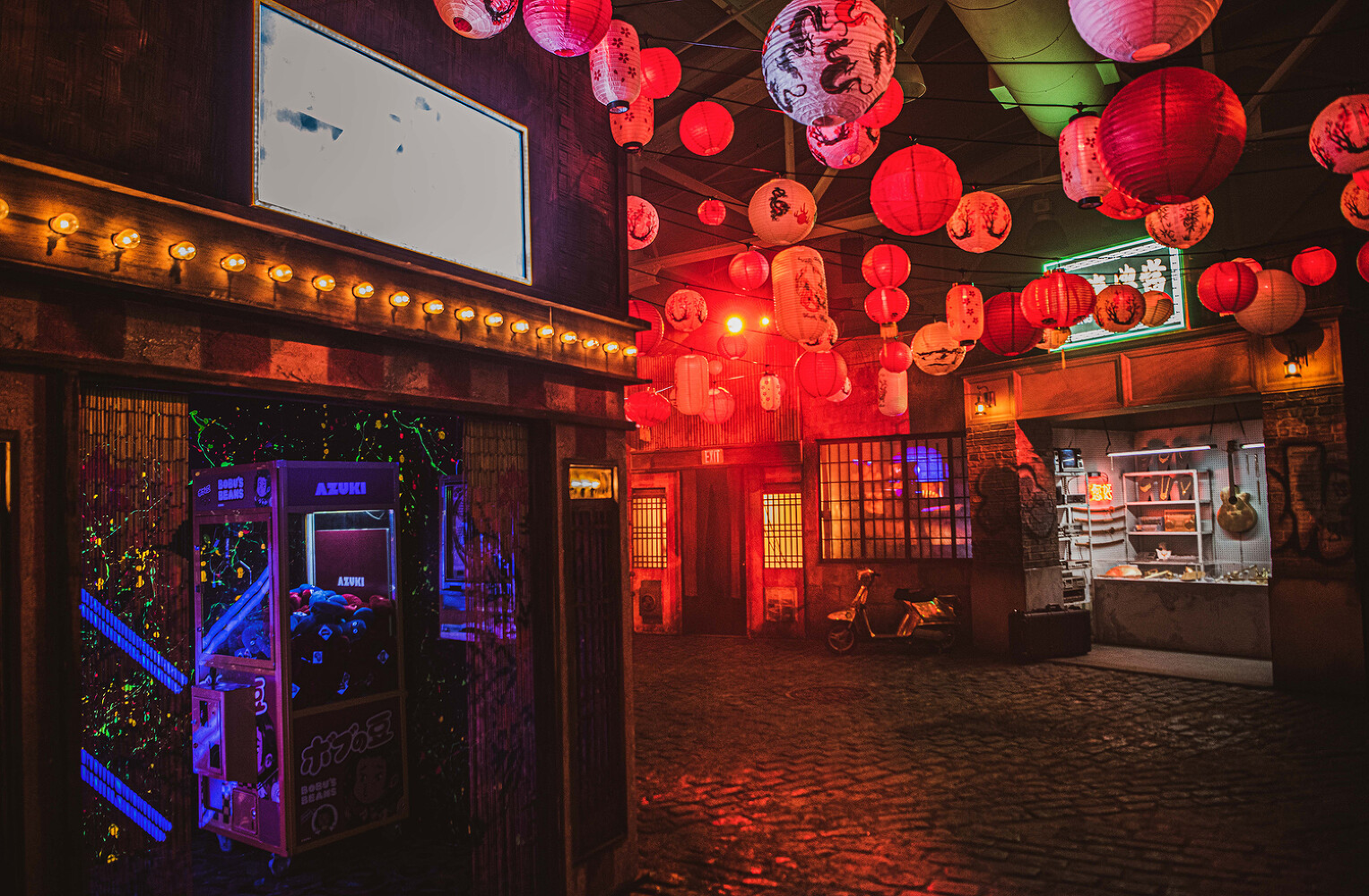 Azuki NFT, Enter the Alley