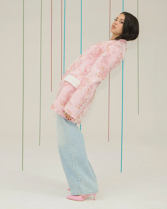 Amber Midthunder, Schön!