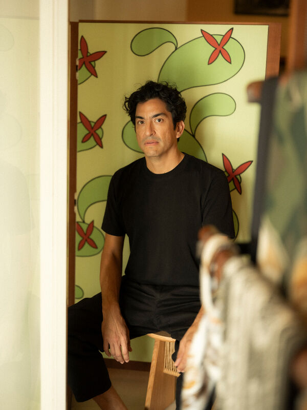 Eduardo Sarabia, Hermes