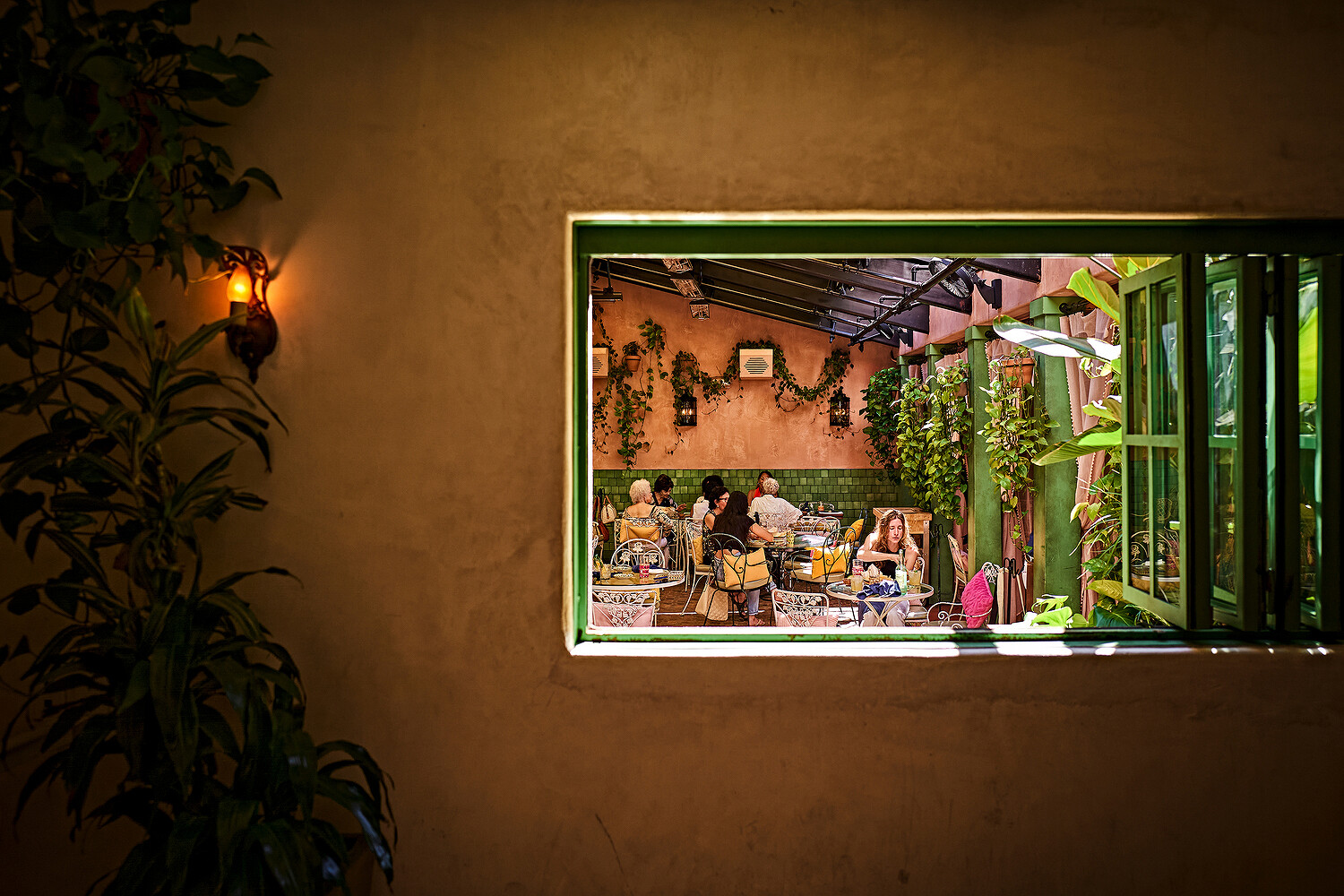 Beverly Hills Conference & Visitor Bureau