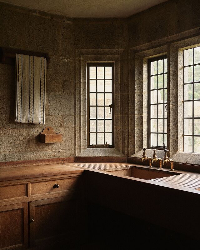 Holiday Magazine, Castle Drogo