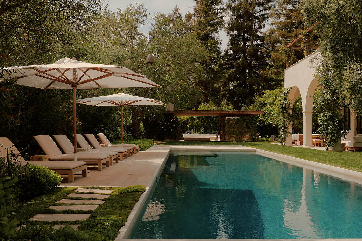 Clint Nicholas, Vogue Living