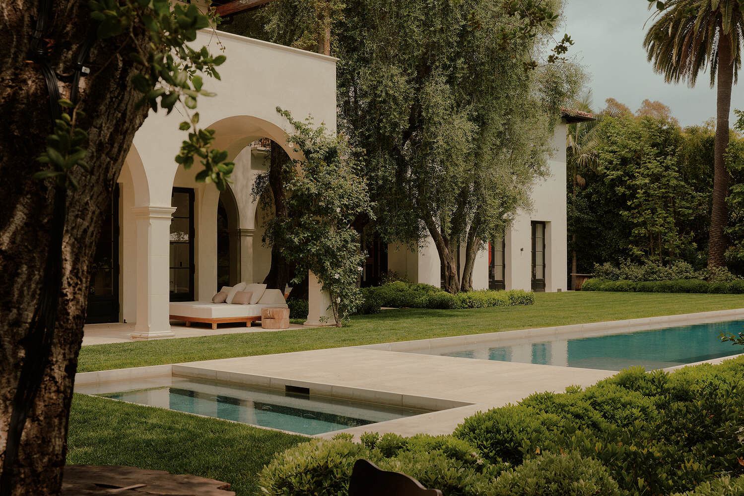 Clint Nicholas, Vogue Living