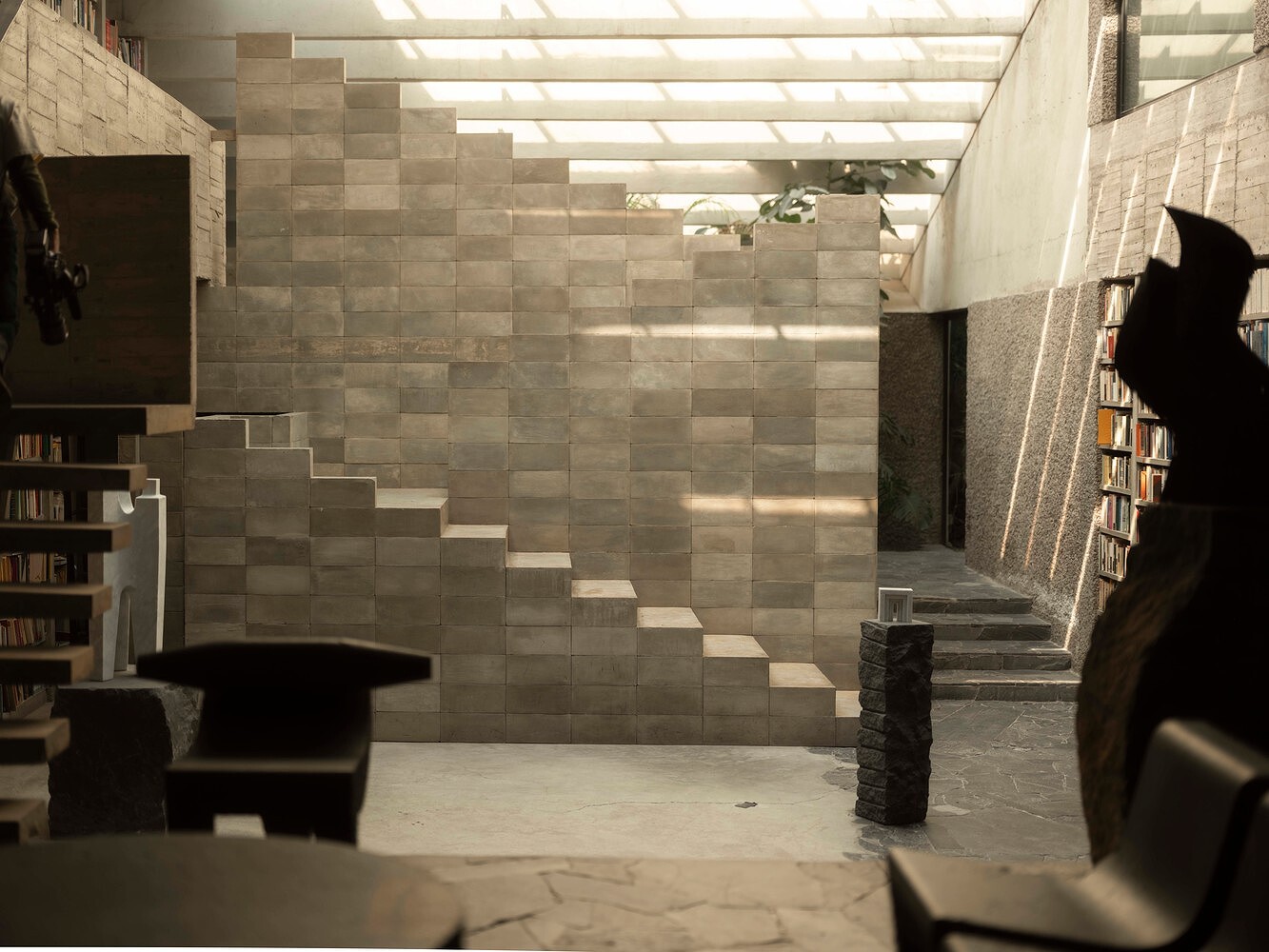 Pedro Reyes, Galerie Magazine