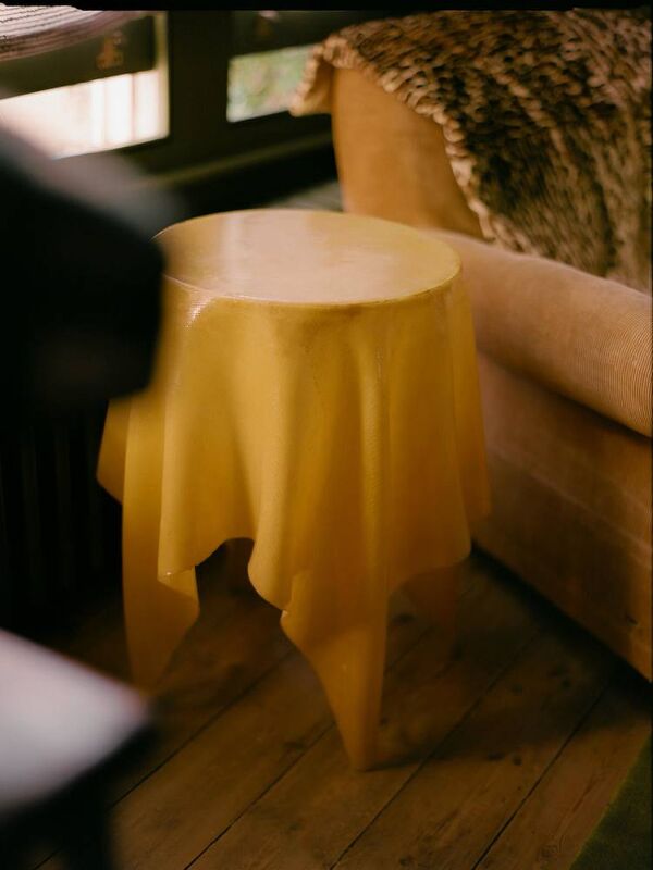 Hollie Bowden, Milk Decoration